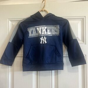Kids Navy Yankees Hoodie Size XS (4/5)